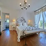 Bed & Breakfast Mercedes 300 M De La La Londe-les-Maures