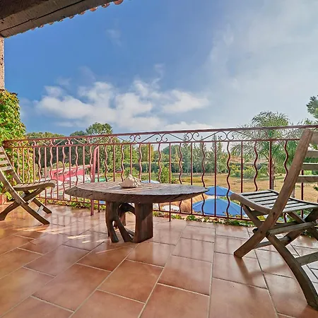 Bed & Breakfast Mercedes 300 M De La 5*
